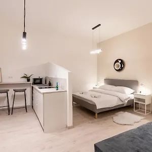 Appartamento Kl31 - Urban Escape - Prime Location - Klauzal Square By Bqa, Budapest